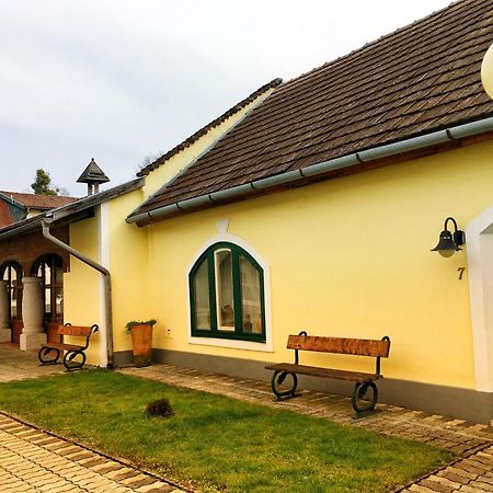 Hotel Ginti Panzió, Őrség Magyarszombatfa Exterior foto