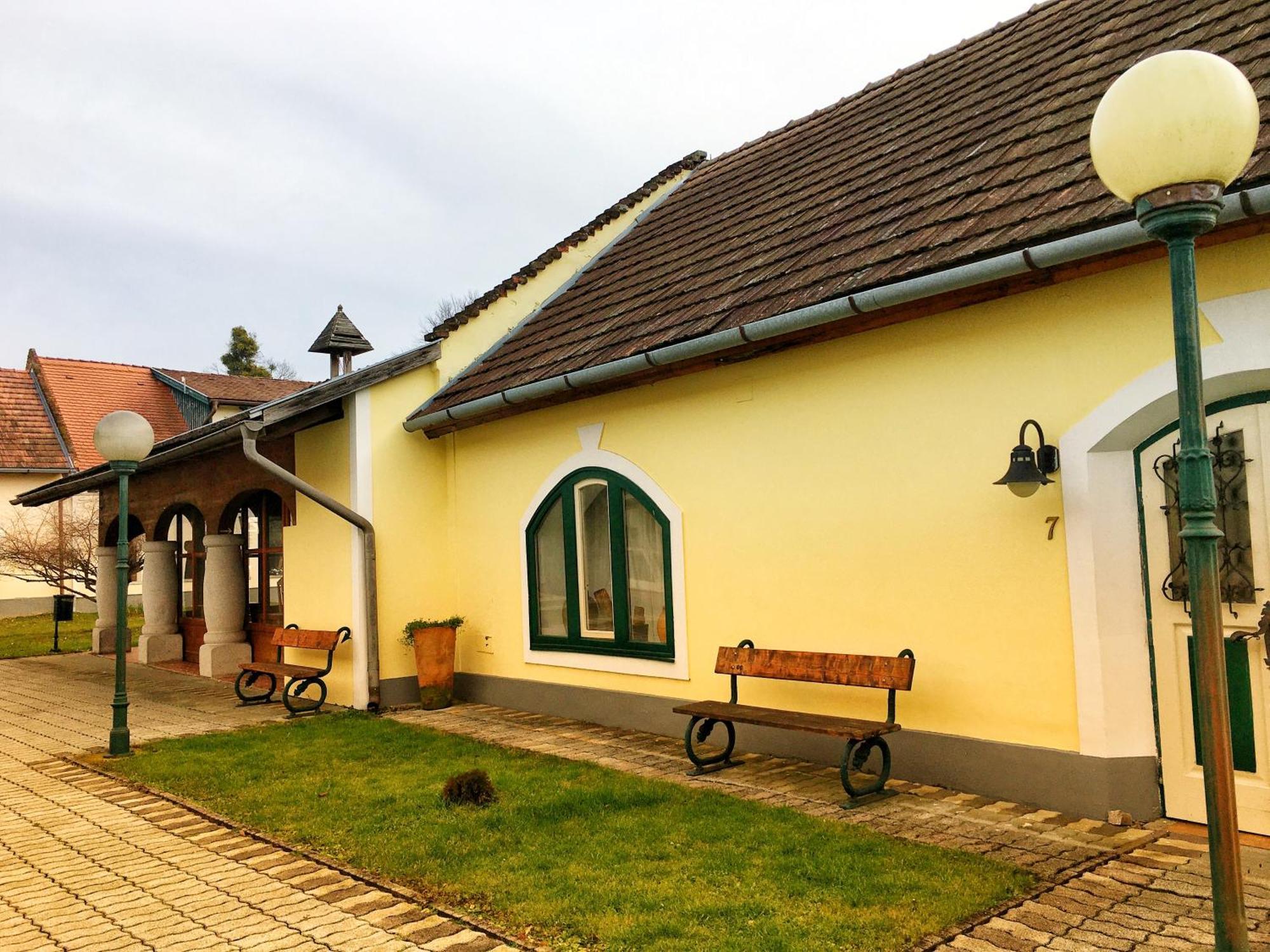 Hotel Ginti Panzió, Őrség Magyarszombatfa Exterior foto